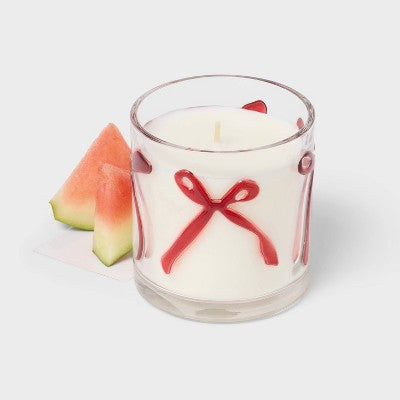 Świeca w szklanym słoiku z tłoczonym motywem kokardy, zmieniająca kolor, 7 oz (czerwona)